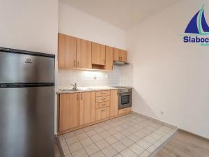Pronájem bytu 1+kk, Praha - Horní Měcholupy, Padovská, 38 m2