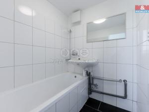 Prodej bytu 3+1, Chodov, náměstí 9. května, 61 m2