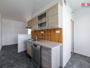 Prodej bytu 3+1, Chodov, náměstí 9. května, 61 m2