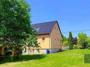 Prodej rodinného domu, Těně, 195 m2