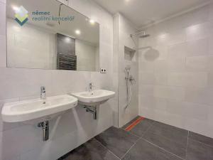 Prodej bytu 2+kk, Praha - Kobylisy, Klapkova, 86 m2