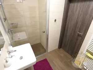 Pronájem bytu 1+kk, Praha - Karlín, U Mlýnského kanálu, 41 m2