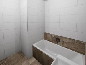 Prodej bytu 4+kk, Praha - Prosek, Návarovská, 112 m2