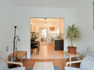 Pronájem bytu 2+kk, Praha - Vršovice, 28. pluku, 53 m2
