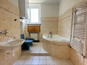 Prodej bytu 4+kk, Karlovy Vary, Poděbradská, 103 m2
