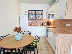 Pronájem bytu 2+kk, Olomouc, Wolkerova, 57 m2