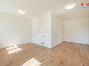 Prodej bytu 1+kk, Klecany, V Honech, 28 m2