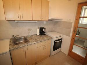 Pronájem bytu 1+kk, Praha - Vysočany, Pod strojírnami, 33 m2