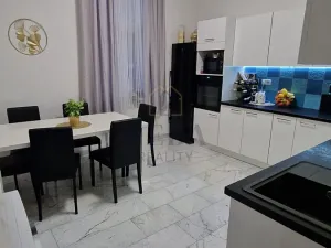 Prodej bytu 3+1, Karlovy Vary, náměstí Dr. M. Horákové, 77 m2