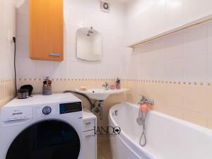 Prodej bytu 3+1, Hodonín, Národní třída, 69 m2