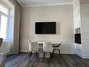 Prodej bytu 2+kk, Karlovy Vary, Zámecký vrch, 42 m2
