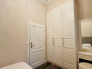 Prodej bytu 2+kk, Karlovy Vary, Zámecký vrch, 42 m2