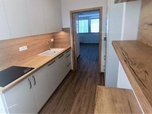 Pronájem bytu 3+1, Náchod, Jugoslávská, 56 m2