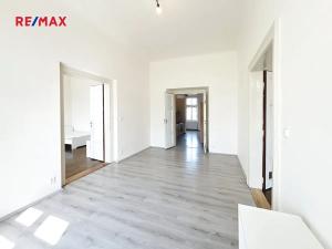 Pronájem bytu 3+1, Praha - Smíchov, Nádražní, 84 m2