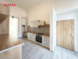 Pronájem bytu 3+1, Praha - Smíchov, Nádražní, 84 m2