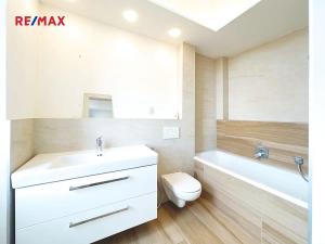 Pronájem bytu 3+1, Praha - Smíchov, Nádražní, 84 m2