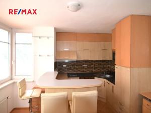 Pronájem bytu 1+kk, Praha - Záběhlice, Mikanova, 42 m2