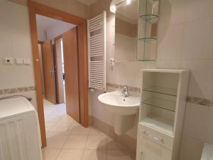 Pronájem bytu 1+kk, Praha - Stodůlky, Nad Dalejským údolím, 38 m2