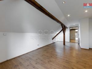 Prodej ubytování, Ostrov - Hluboký, 304 m2