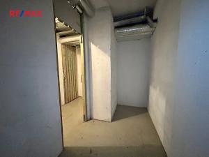 Pronájem bytu 1+kk, Praha - Horní Měcholupy, Padovská, 32 m2