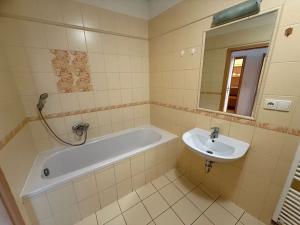 Pronájem bytu 2+kk, Přeštice, Rybova, 70 m2