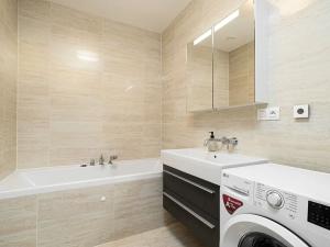 Prodej bytu 3+kk, Praha - Břevnov, Skokanská, 92 m2