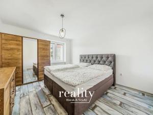 Prodej bytu 3+1, Znojmo, nám. Kpt. Otm. Chlupa, 73 m2