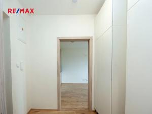 Pronájem bytu 2+kk, Praha - Ďáblice, Ďáblická, 42 m2