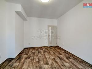Prodej bytu 4+1, Cheb, Májová, 121 m2