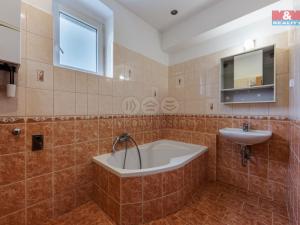 Pronájem bytu 3+1, Karlovy Vary - Dvory, Závodní, 100 m2