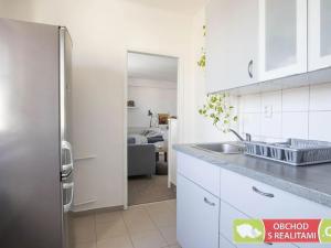 Pronájem bytu 2+1, Praha - Holešovice, Vrbenského, 49 m2