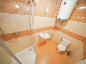 Pronájem obchodního prostoru, Říčany, Obchodní, 144 m2