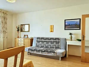Pronájem bytu 1+kk, Praha - Kunratice, Za valem, 39 m2