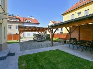 Pronájem vily, Praha - Břevnov, Polní, 250 m2