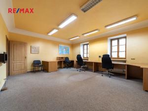 Pronájem kanceláře, Šumperk, nám. Míru, 200 m2