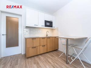 Pronájem bytu 1+kk, Praha - Libeň, Novovysočanská, 25 m2