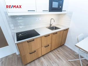 Pronájem bytu 1+kk, Praha - Libeň, Novovysočanská, 25 m2