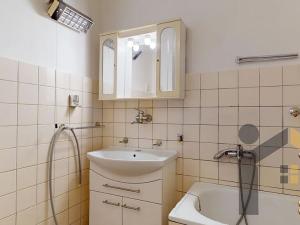 Prodej bytu 2+1, Praha - Smíchov, Moulíkova, 79 m2