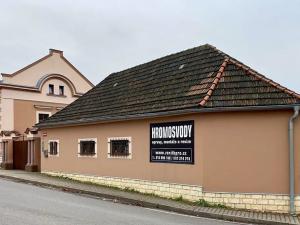 Prodej obchodního prostoru, Čečelice, Všetatská, 1000 m2