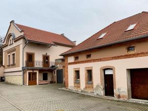Prodej obchodního prostoru, Čečelice, Všetatská, 1000 m2