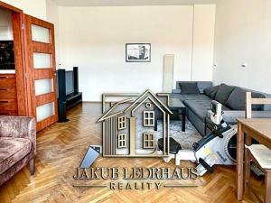 Prodej bytu 2+kk, Praha - Podolí, Na Zlatnici, 55 m2