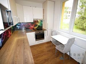 Pronájem bytu 2+1, Liberec, Školní, 52 m2