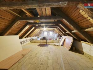 Prodej rodinného domu, Toužim - Kosmová, 250 m2