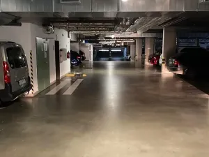 Pronájem garážového stání, Brno, Purkyňova, 14 m2