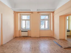 Prodej kanceláře, Hradec Králové, Tomkova, 1600 m2