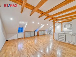 Pronájem bytu 2+kk, Poděbrady, Riegrovo náměstí, 99 m2