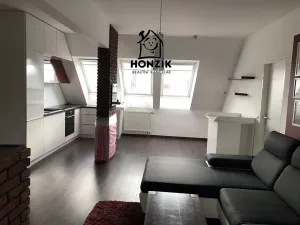 Pronájem bytu 2+kk, Praha - Kunratice, Hornomlýnská, 57 m2