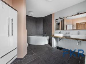 Prodej rodinného domu, Praha - Dolní Měcholupy, Za zahradami, 237 m2