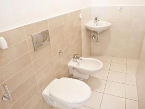 Pronájem bytu 3+1, Praha - Smíchov, Štefánikova, 128 m2