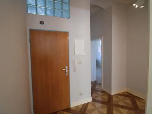 Prodej bytu 2+kk, Karlovy Vary, Svahová, 77 m2